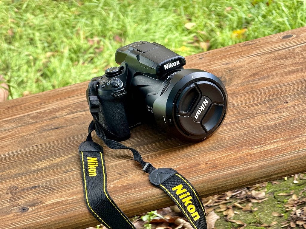 Nikon Coolpix P1100 als NIEUW! 4 jaar garantie, 1000 clicks, 16 megapixels, Zo goed als nieuw, Bluetooth, Nikon