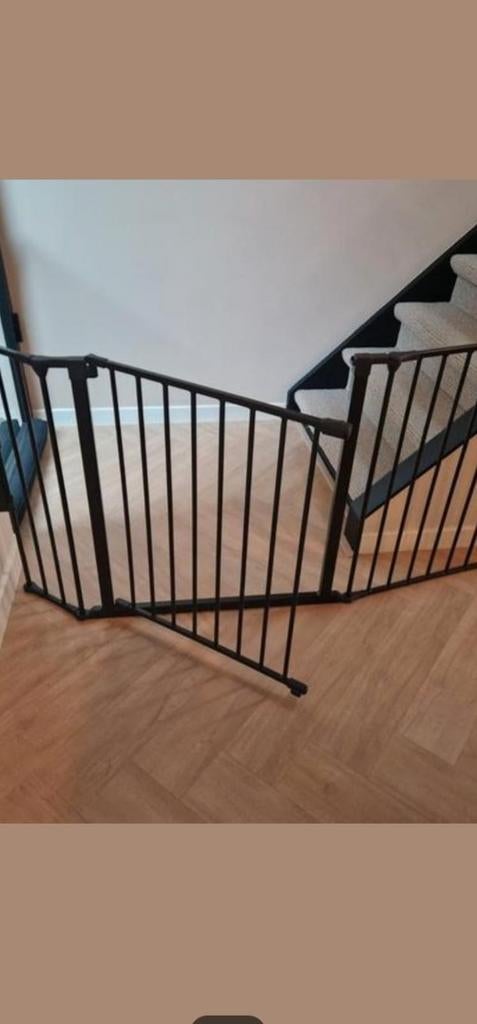 Zwart metalen traphekje.   Dodrecht, Kinderen en Baby's, Traphekjes, Ophalen of Verzenden, Metaal of IJzer, 115 cm of meer