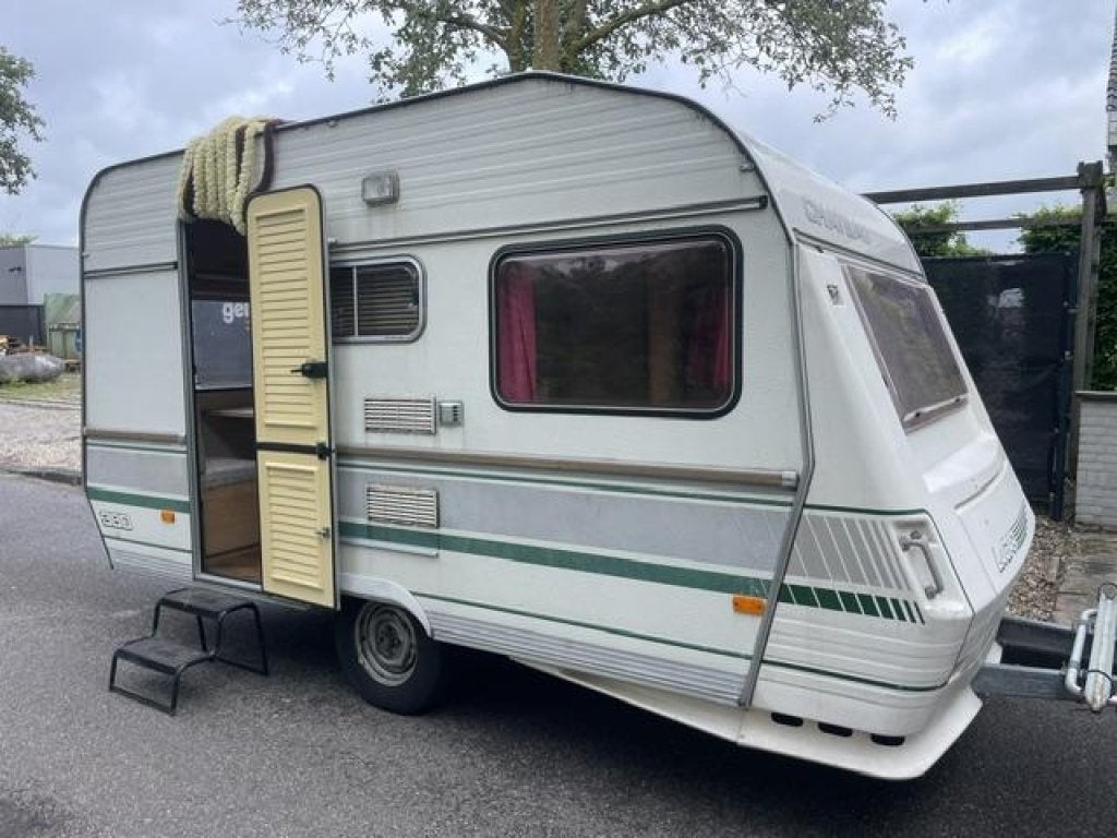 Chateau La Car 380 1990; 2xtreinzit; tent+luifel+uitbouw, Caravans en Kamperen, Caravans, Overige typen, Chateau, Bedrijf, Treinzit