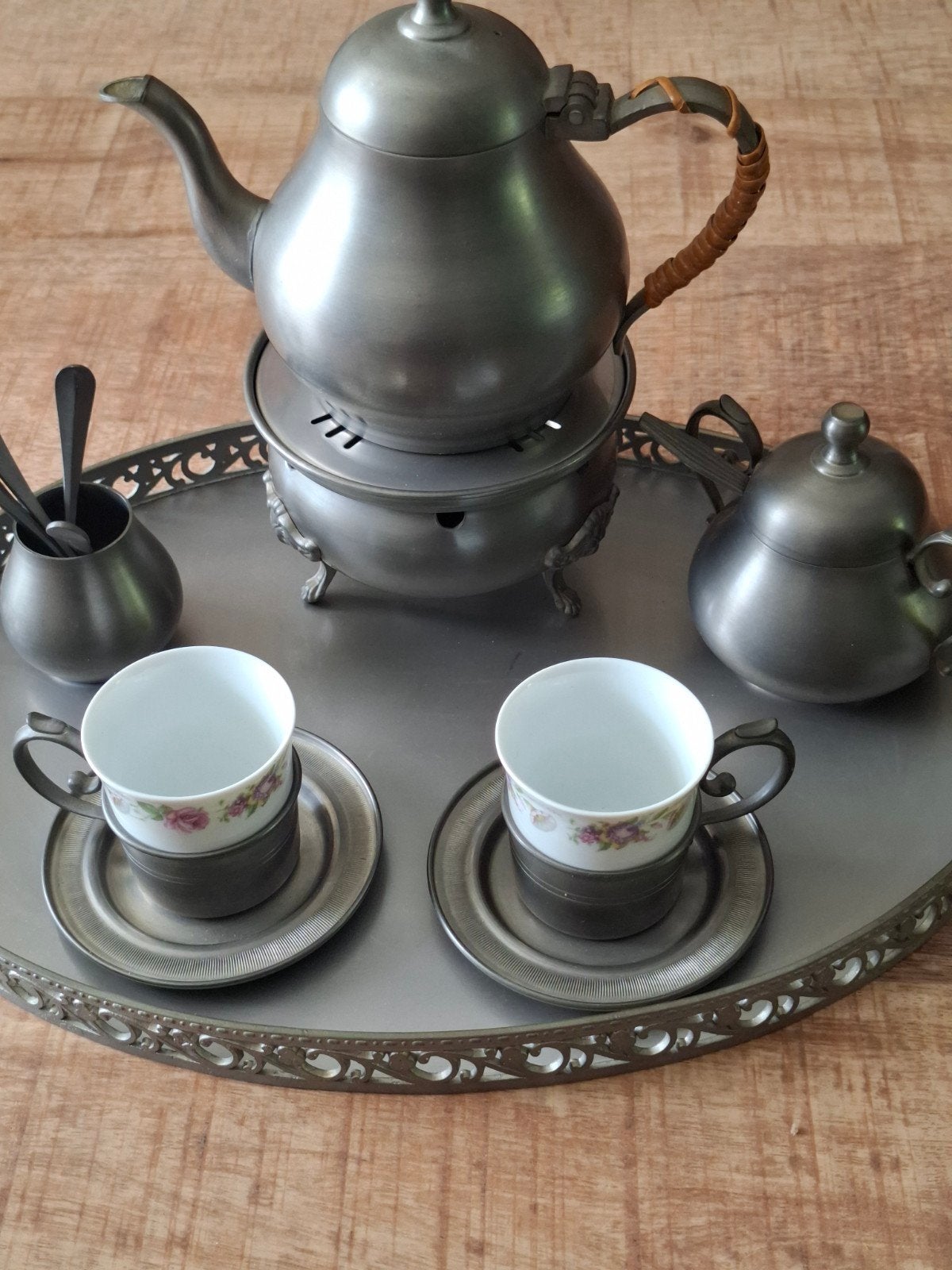 Compleet en gaaf tinnen theeservies met dienblad, Ophalen