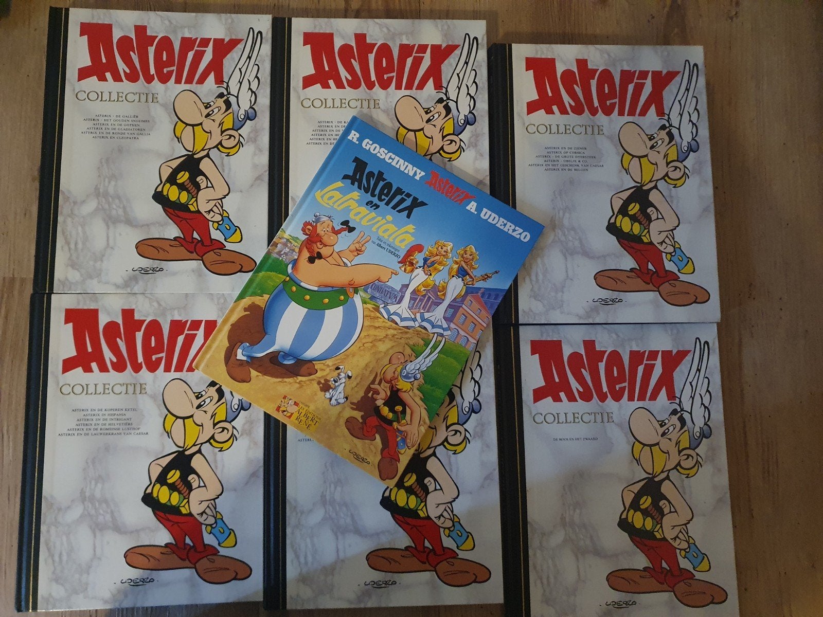 Asterix en Obelix door Uderzo en Coscinny, Boeken, Eén stripboek, Ophalen of Verzenden, Gelezen