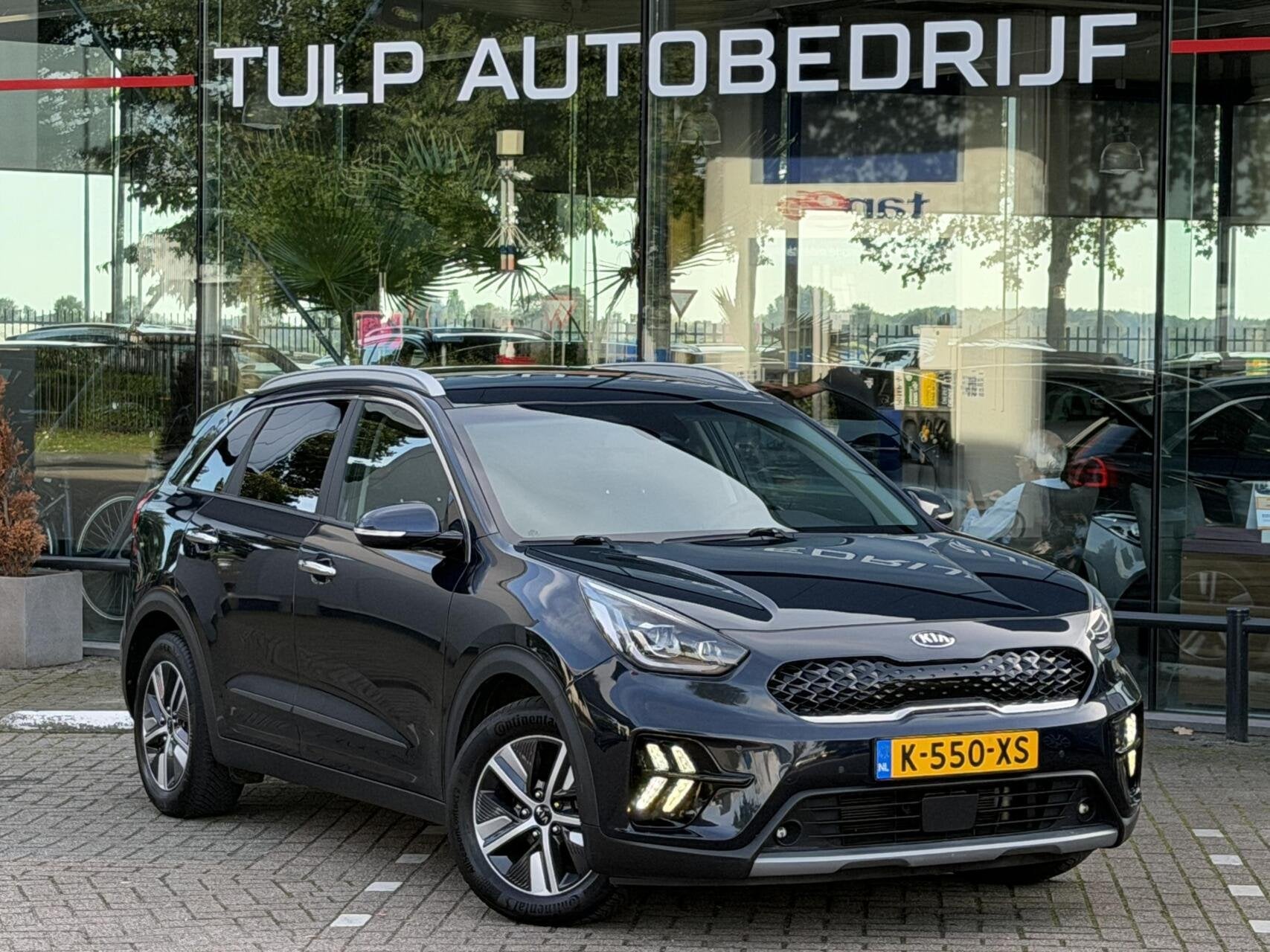 Foto 2 van Kia Niro 1.6 GDi Hybrid DynamicPlusLine Leder LED PDC 2021