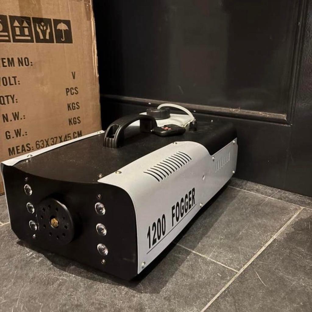 Rookmachine 1200 watt || led+afstandsbed. || nieuw !!, Ophalen of Verzenden, Nieuw, Rookmachine, Geluidgestuurd