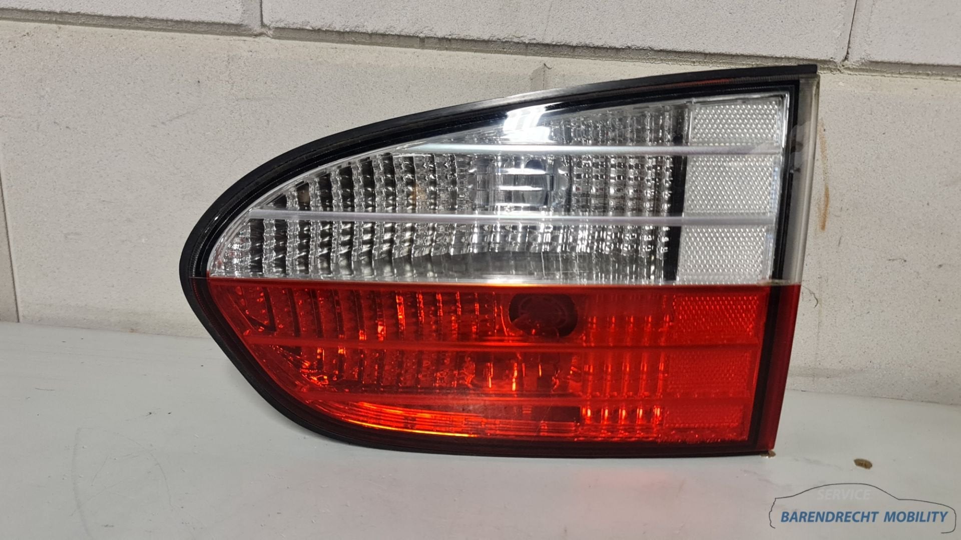 Hyundai H200 H-1 achterlicht links binnen origineel gebruikt, Gebruikt, Heolleung-ro 12
06797  Seoul, Ophalen of Verzenden, Info@hyundai.com