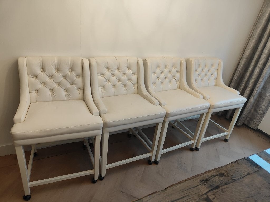 4 luxe barstoelen / barkrukken Crème – Chesterfield Wieltjes, Gebruikt, Leer, Ophalen of Verzenden, A