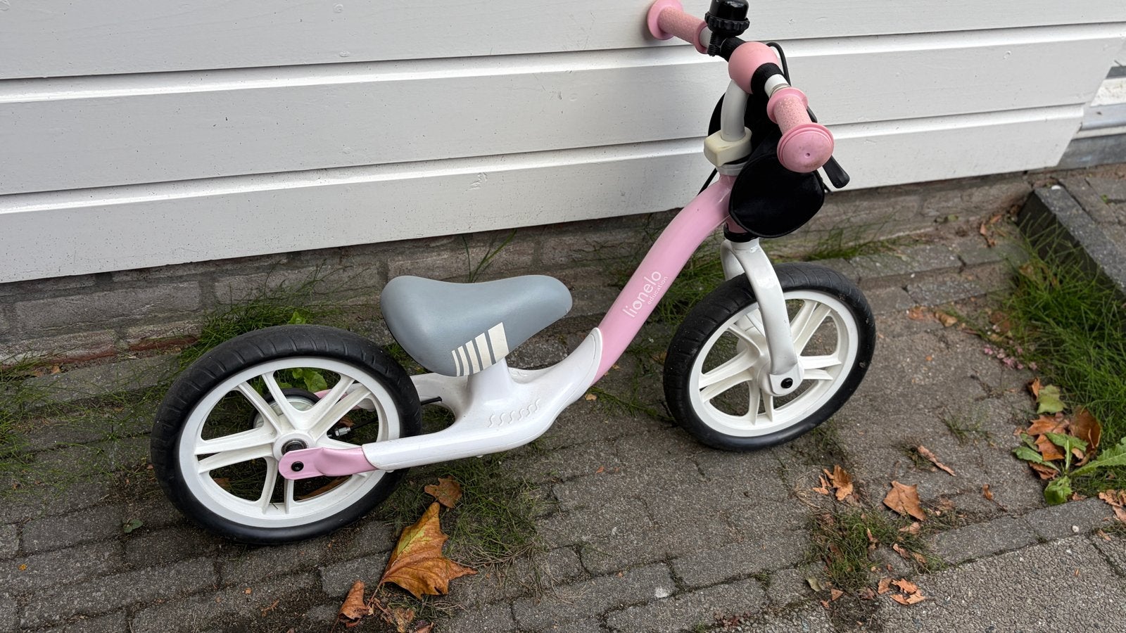 Lionelo Loopfiets Roze - Perfect voor de kleintjes!, Ophalen, Zo goed als nieuw, Loopfiets