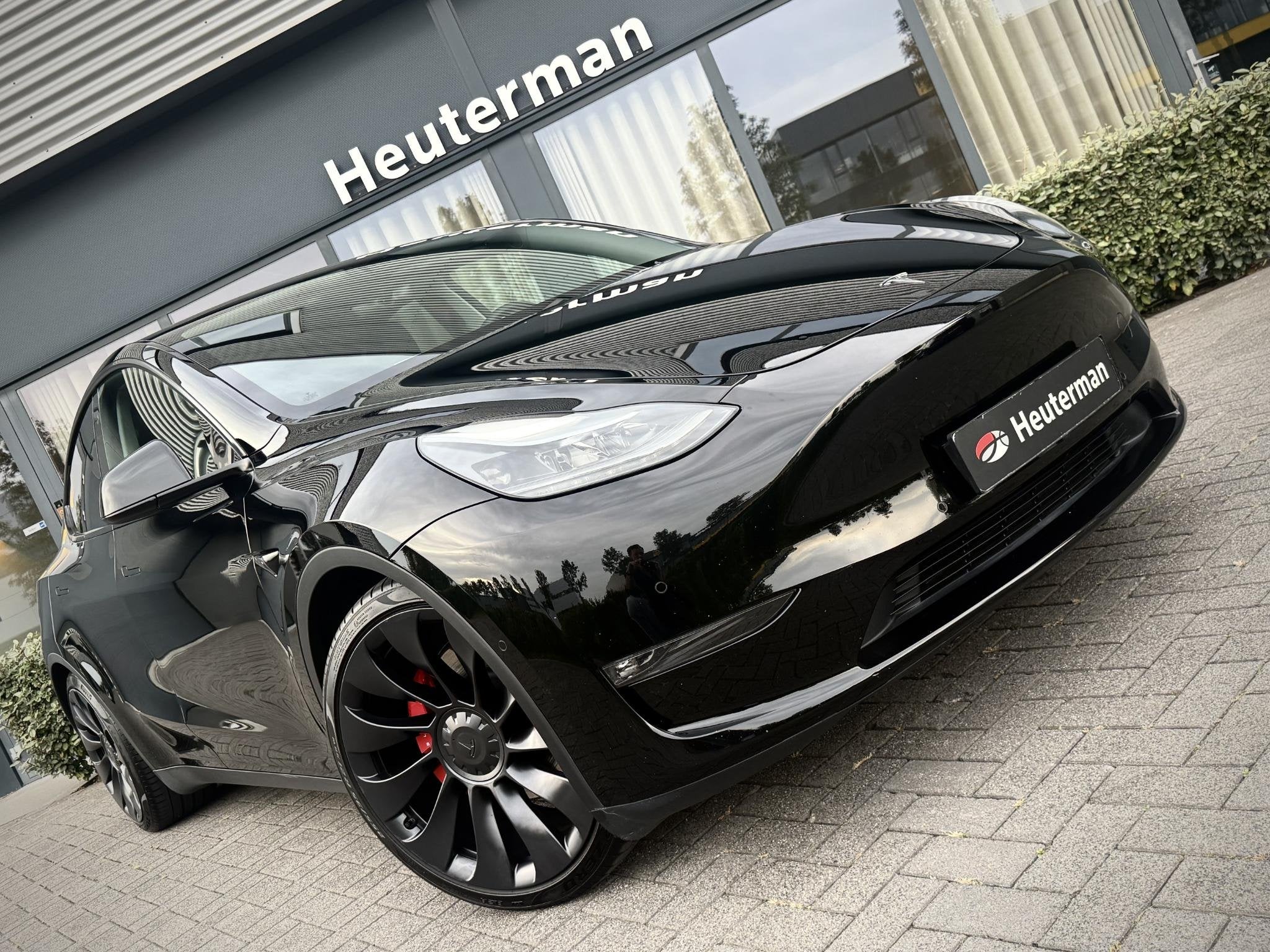 Foto 8 van Tesla Model Y Performance AWD/Pano/Autopilot