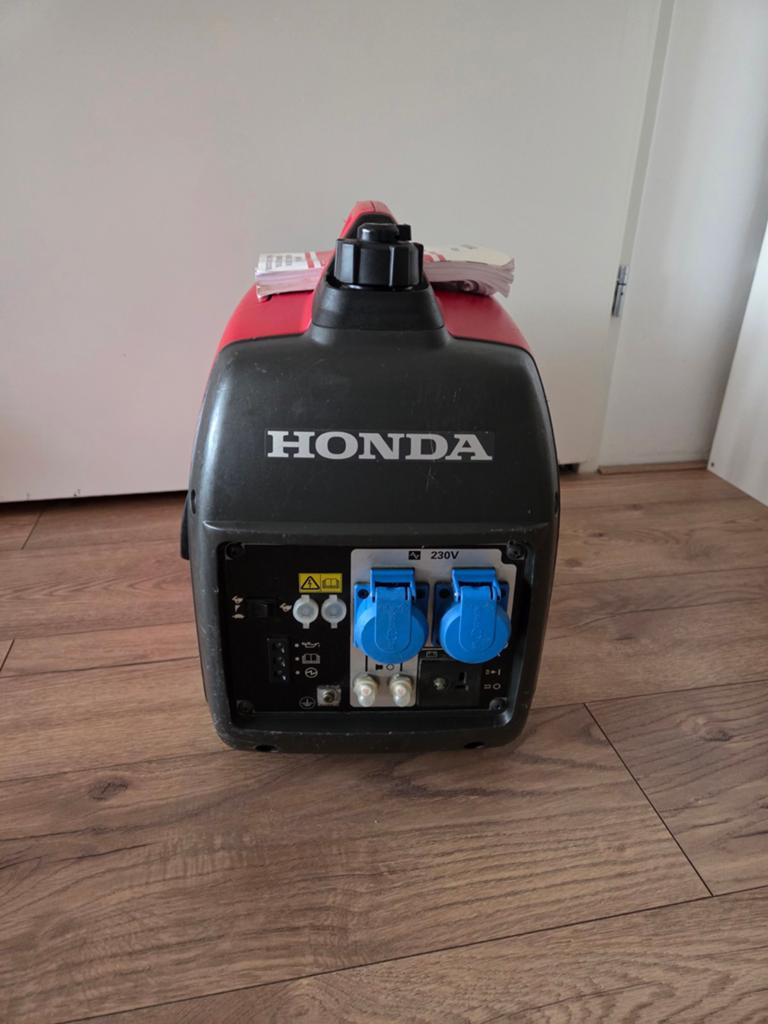Honda EU20i Generator - Zo goed als nieuw, Doe-het-zelf en Verbouw, Aggregaten, Ophalen of Verzenden, Zo goed als nieuw, Minder dan 5 kVA