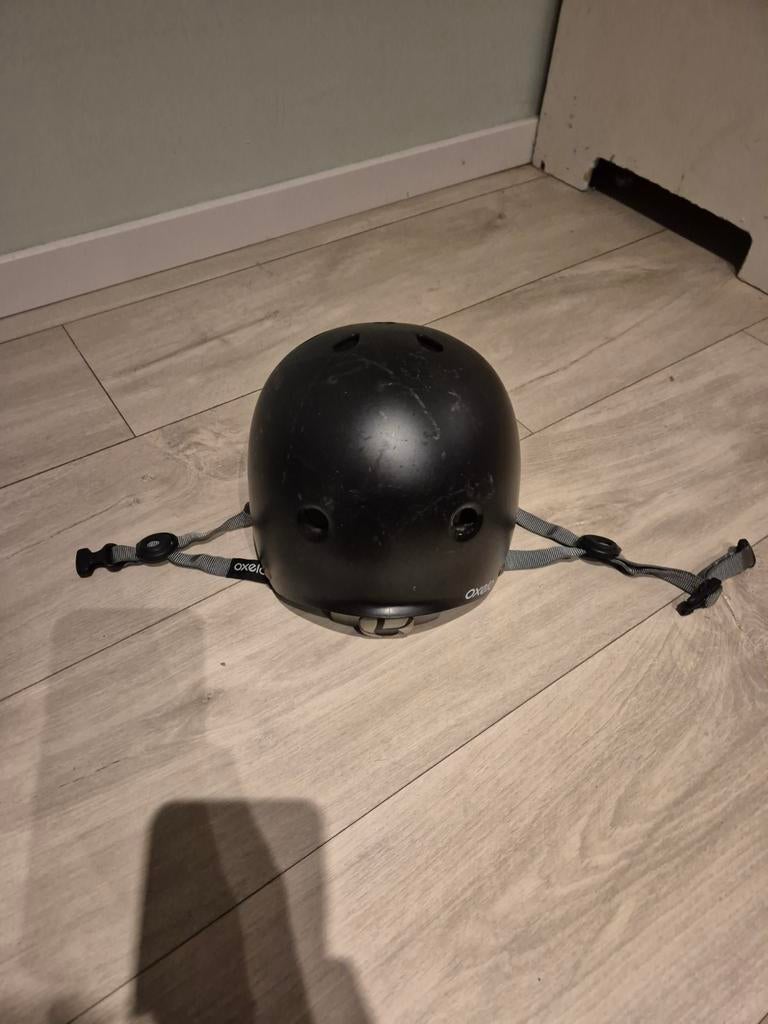 Kinderhelm voor skaten en beschermers. Gebruikt, Fietsen en Brommers, Brommerhelmen, Ophalen, Gebruikt