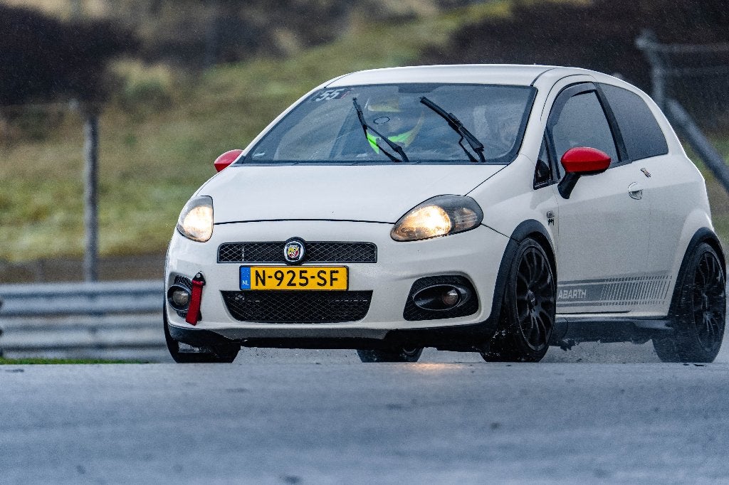 Gezocht: Abarth Punto specialist om auto werkend te krijgen, Apk-keuring