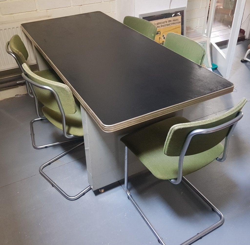 Tafel in Gispen stijl., Huis en Inrichting, Tafels | Eettafels, Ophalen, Gebruikt, Onbekend, 50 tot 100 cm