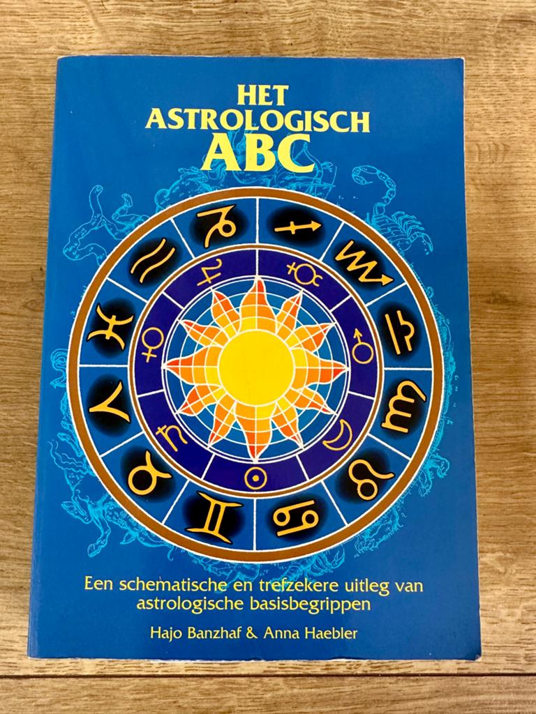 HET ASTROLOGISCH ABC - Hajo Banzhaf & Anna Haebler, Ophalen of Verzenden, Zo goed als nieuw, Astrologie, Achtergrond en Informatie
