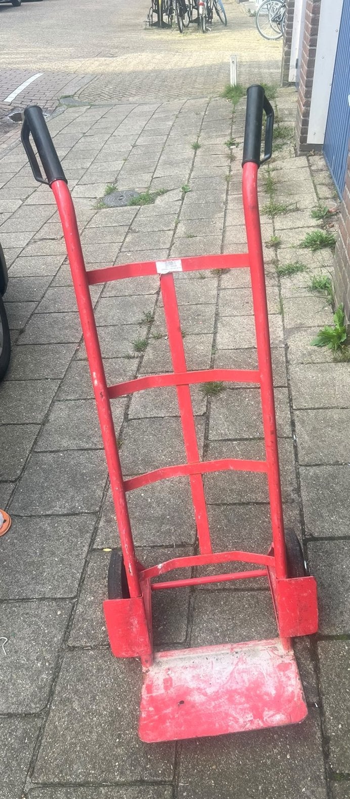 Stevige rode steekwagen voor transport, 60 tot 80 liter, Ophalen of Verzenden, Gebruikt, Steekwagen