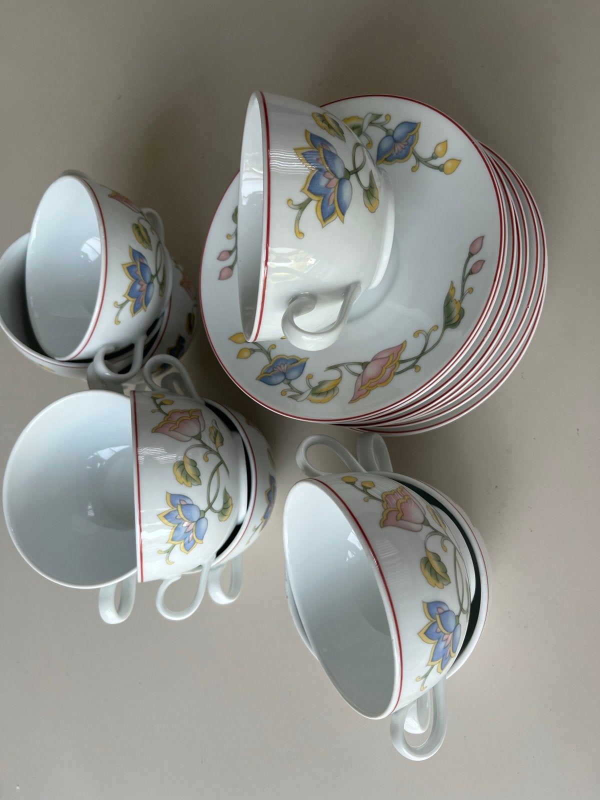 9 Porseleinen Soepkommen met Schotels - Bloemenmotief, Ophalen of Verzenden, Zo goed als nieuw, Porselein, Kom(men)