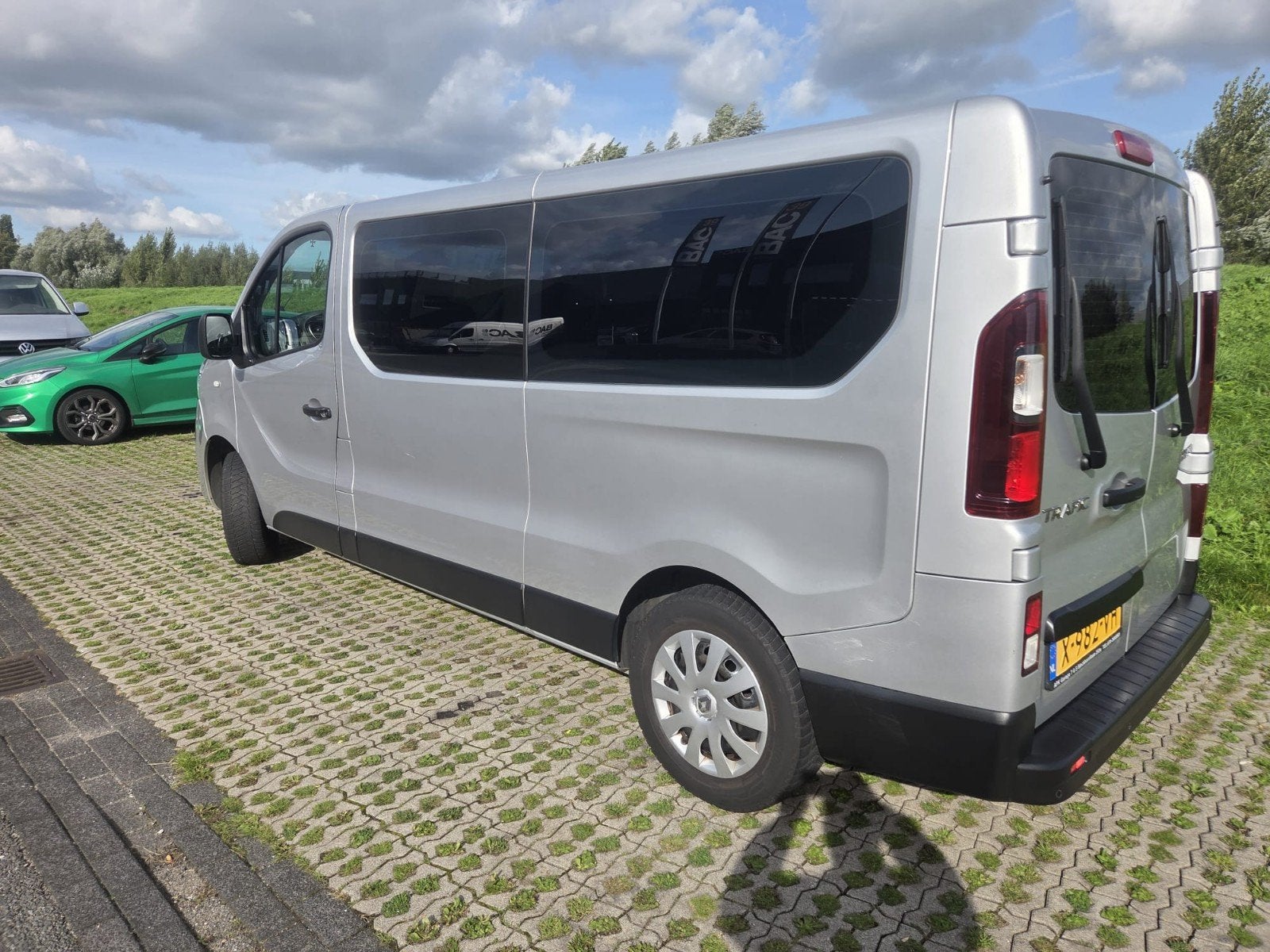 Renault Trafic Grand 1.6 Energy dCi 95pk S&S 2018 Grijs, Voorwielaandrijving, 8 stoelen, 2000 kg, Particulier