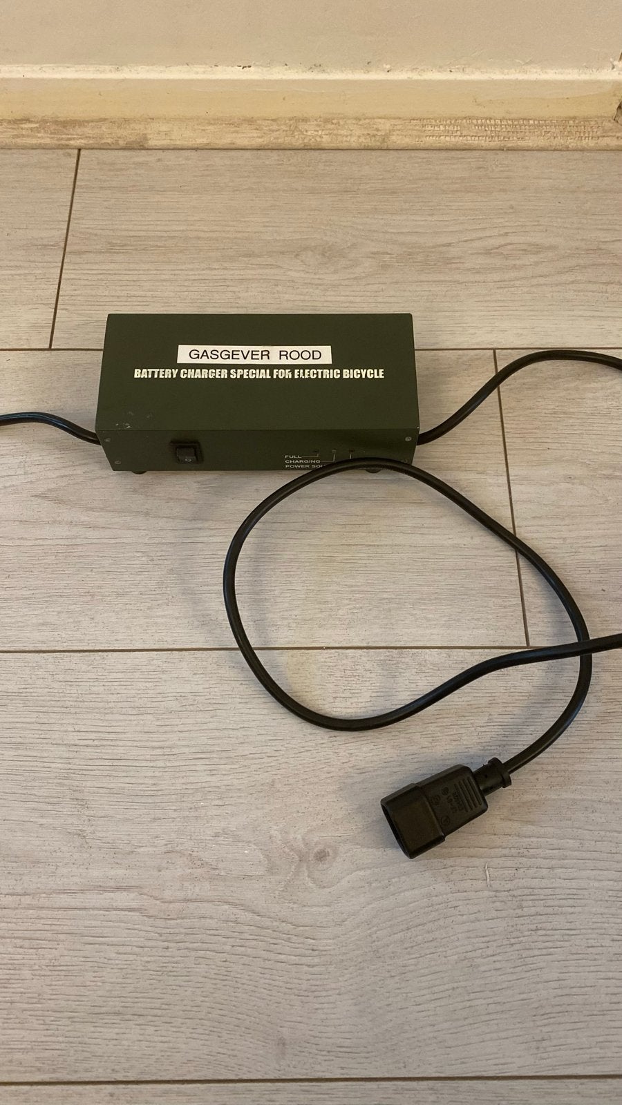Batterijlader voor elektrische fiets - Gasgever Rood, Gebruikt