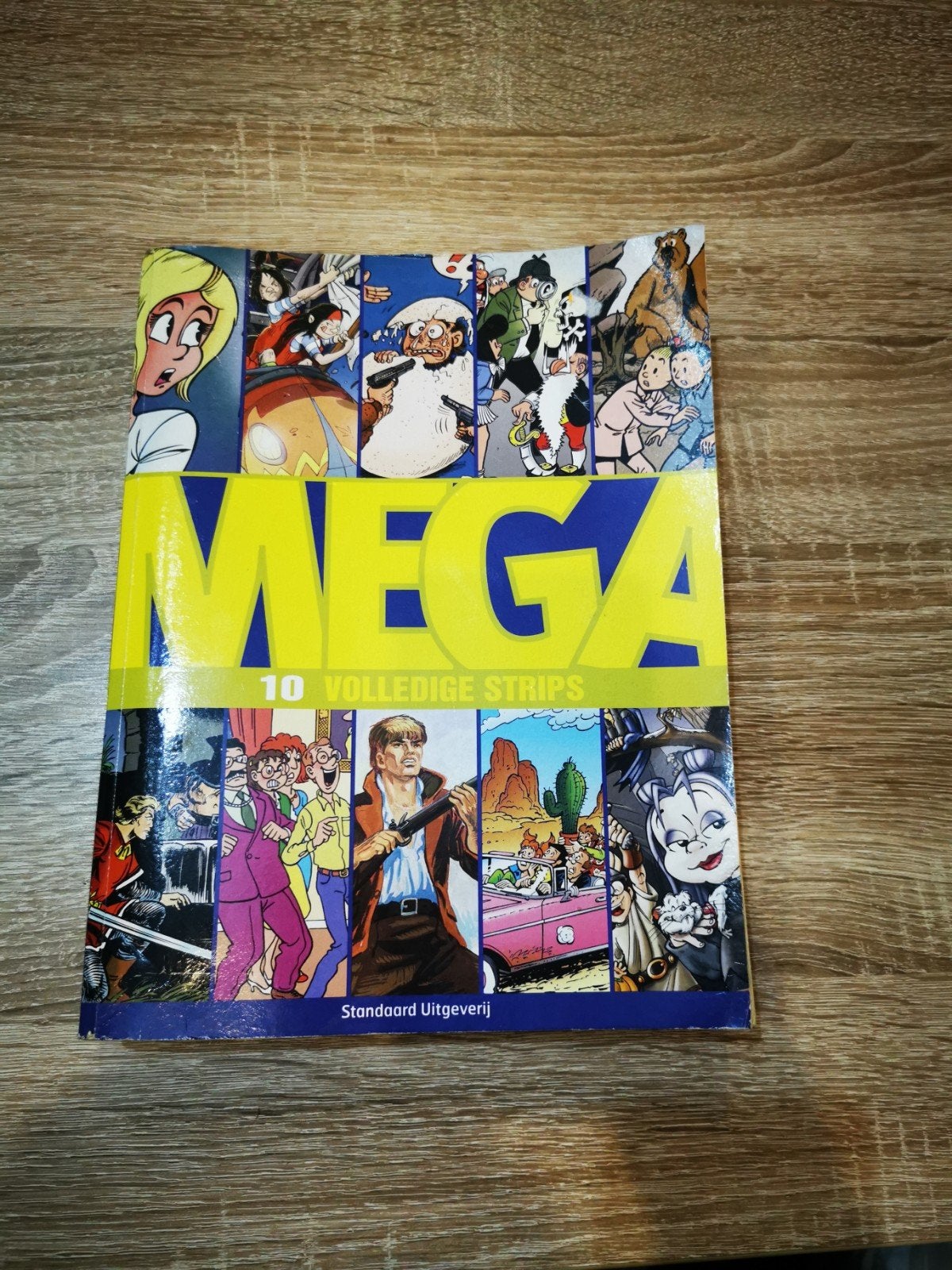Mega Stripboek - 10 Volledige Strips uit 2006, Eén stripboek, Ophalen of Verzenden, Gelezen