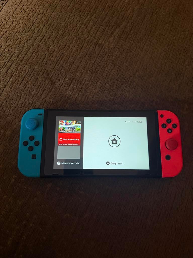 Nintendo Switch 2019 Upgrade met mario kart deluxe, Ophalen, Zo goed als nieuw, Met 2 controllers, Switch 2019 Upgrade