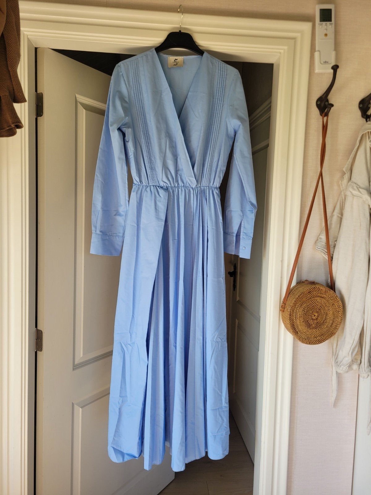 Super gave Chique jurk dress Senes m l, Maat 38/40 (M), Zo goed als nieuw, Senes, Onder de knie