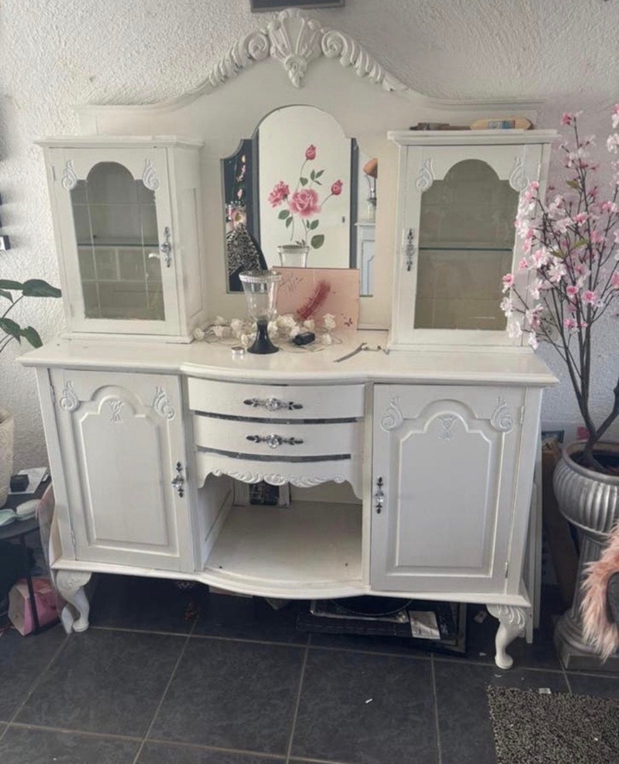 Antiek dressoir met spiegel en vitrinekasten, Ophalen