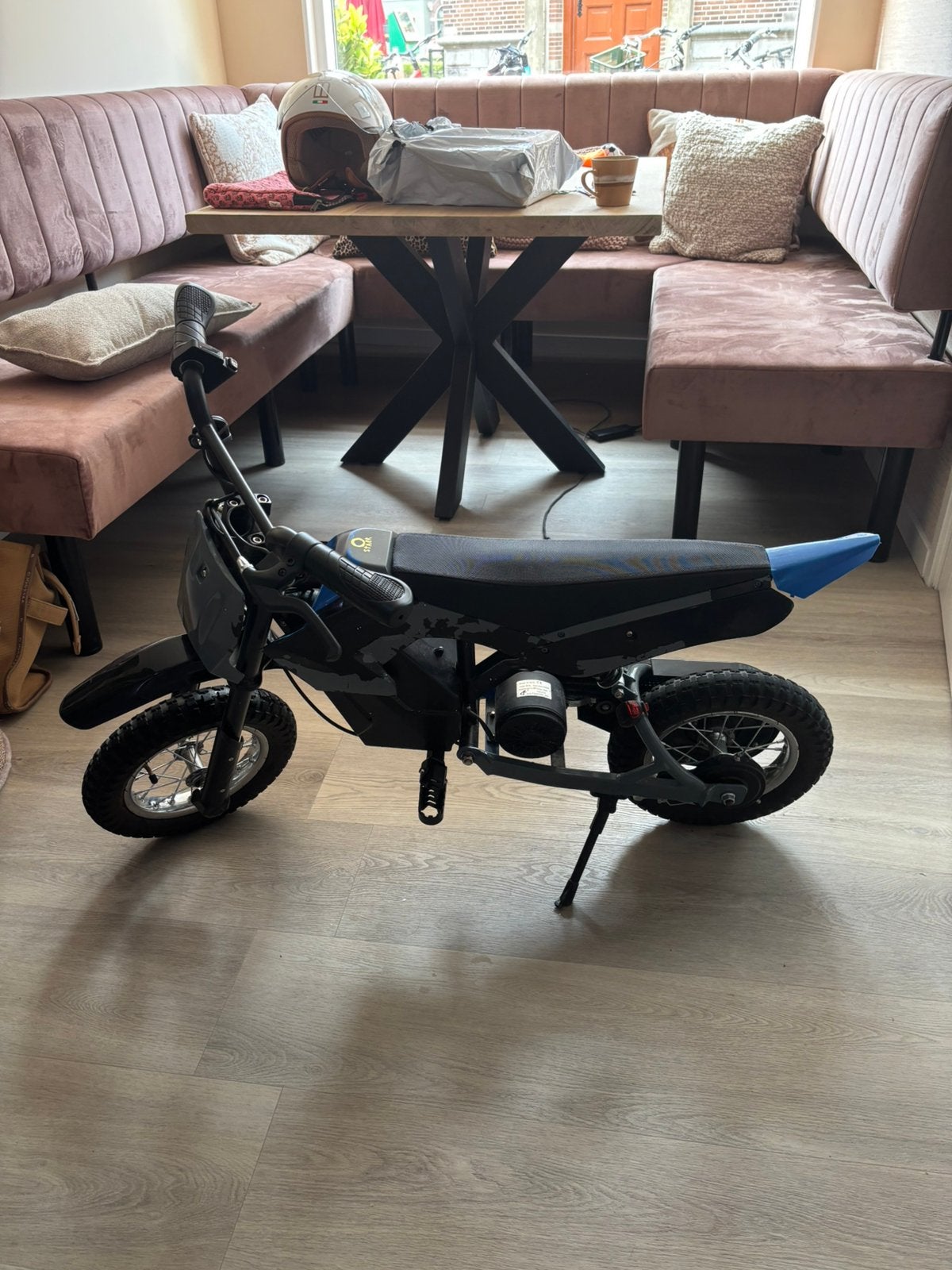 Elektrische Crossmotor 300W – 25 km/u – met oplader, Fietsen en Brommers, Minibikes, Midibikes en Pitbikes, Ophalen, Zo goed als nieuw