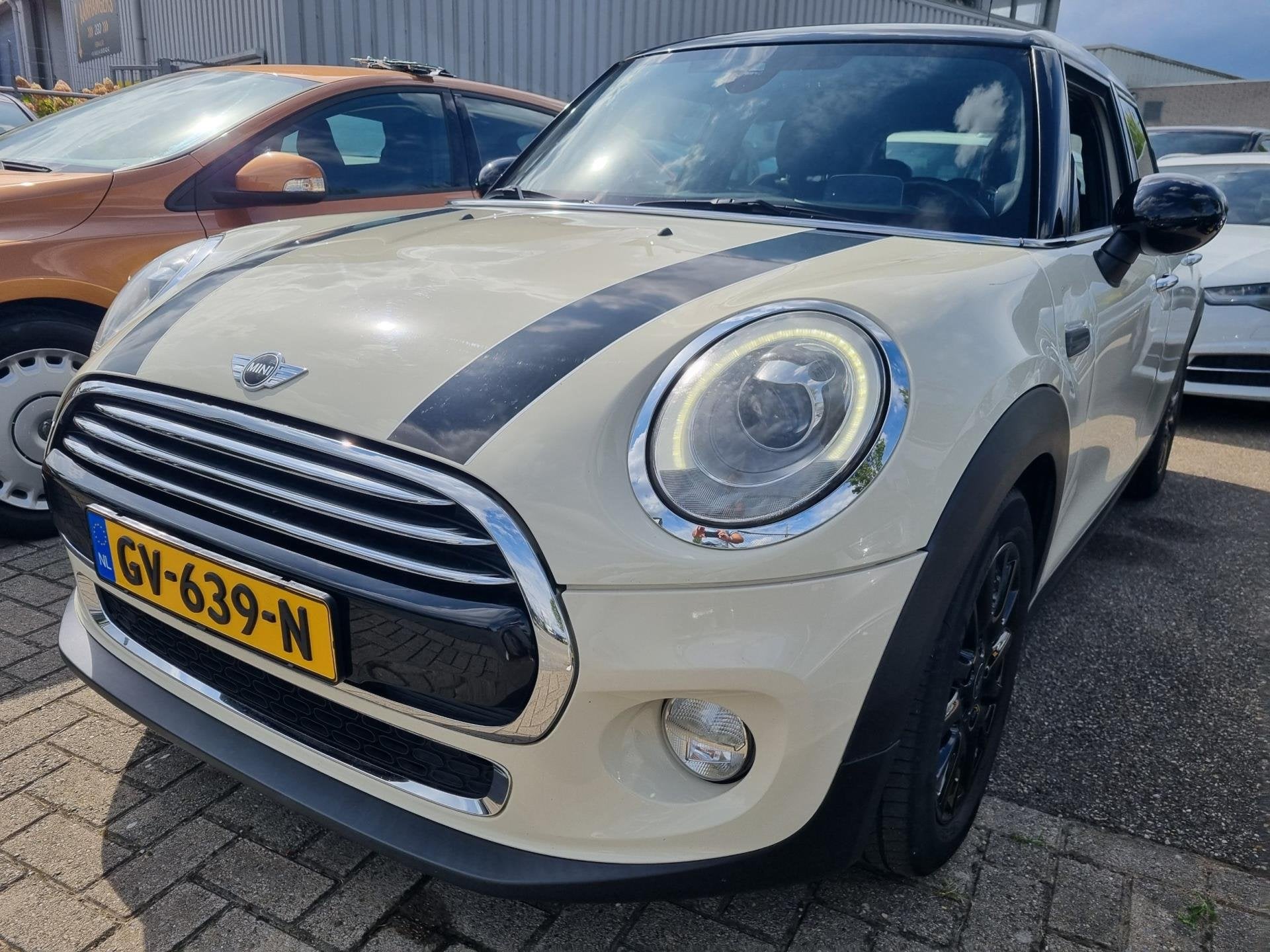 Mini Mini 1.5 Cooper Chili Sportleder Xenon HeadUp Navi, Auto's, Mini, 136 pk, Gebruikt, Start-stop-systeem, Bedrijf