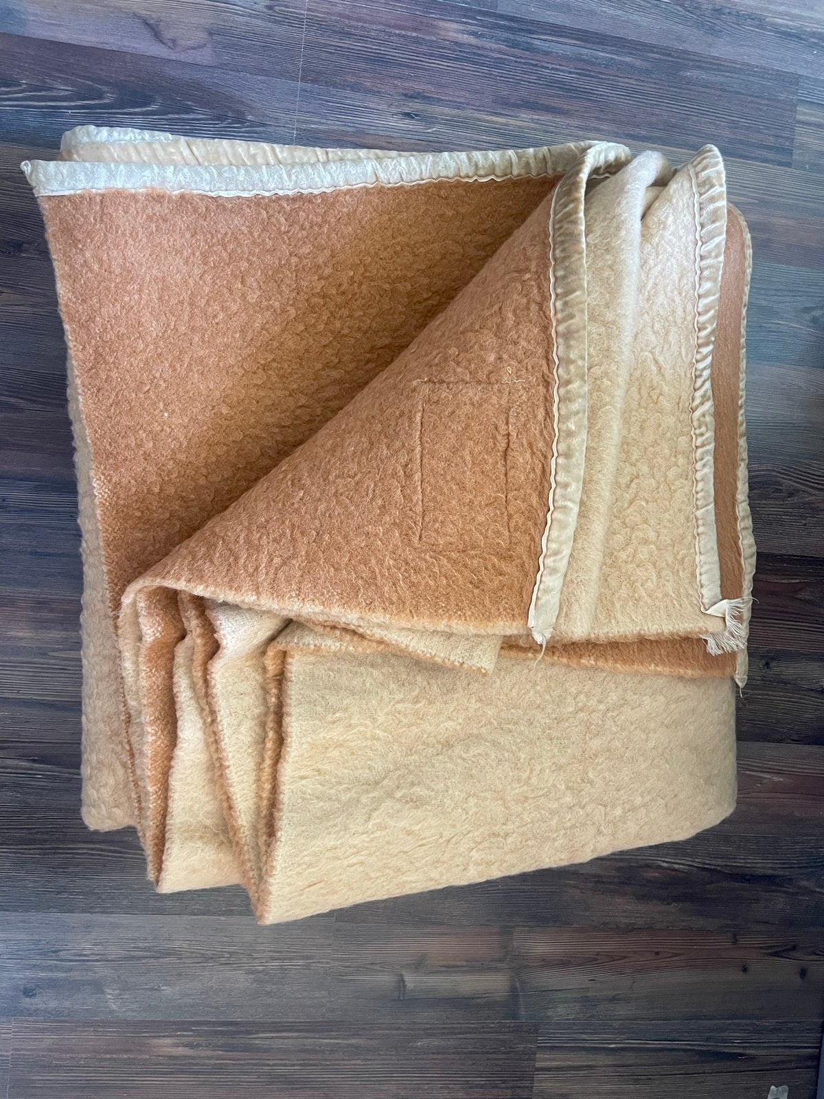 Tweepersoons wollen deken - Natéma 100% scheerwol 2,00x2,40m, Ophalen of Verzenden, Gebruikt, Beige, Rechthoekig