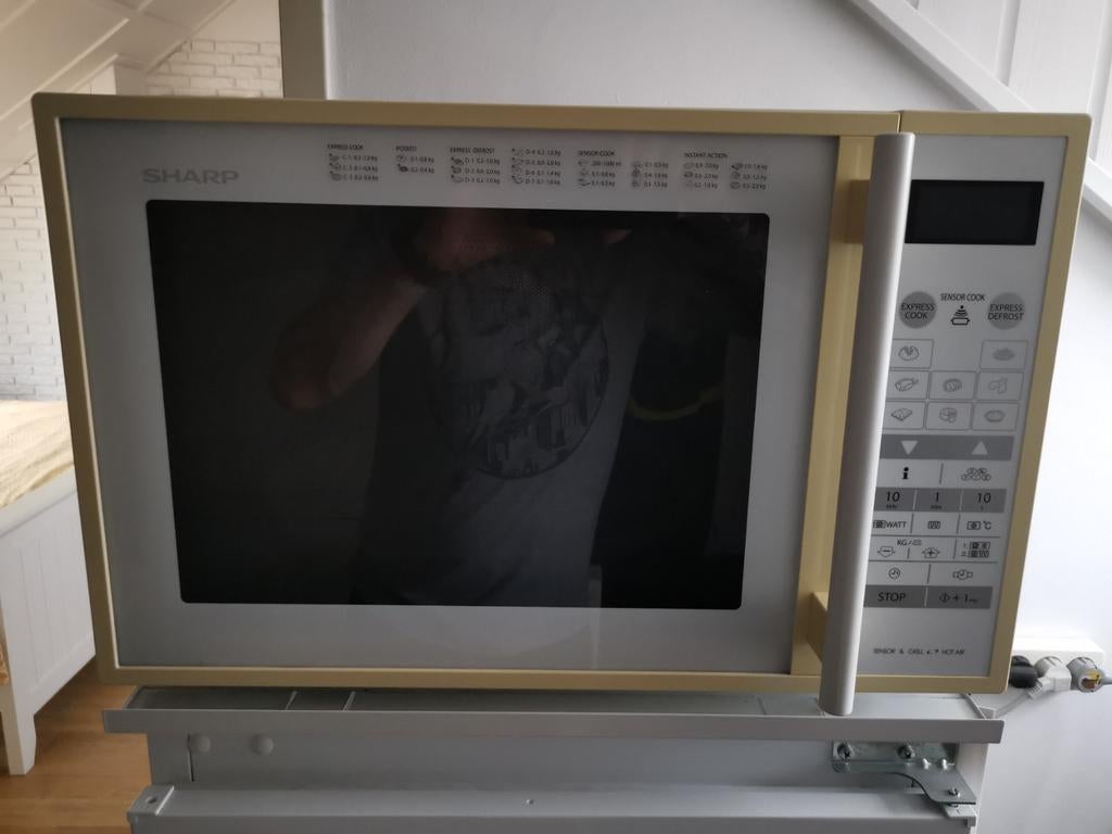 Sharp combi magnetron, Witgoed en Apparatuur, Magnetrons, Ophalen, Gebruikt
