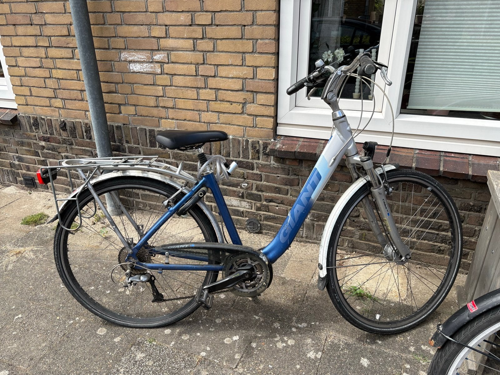 Giant damesfiets met versnellingen en bagagedrager, Ophalen, Velgrem, Versnellingen, Giant