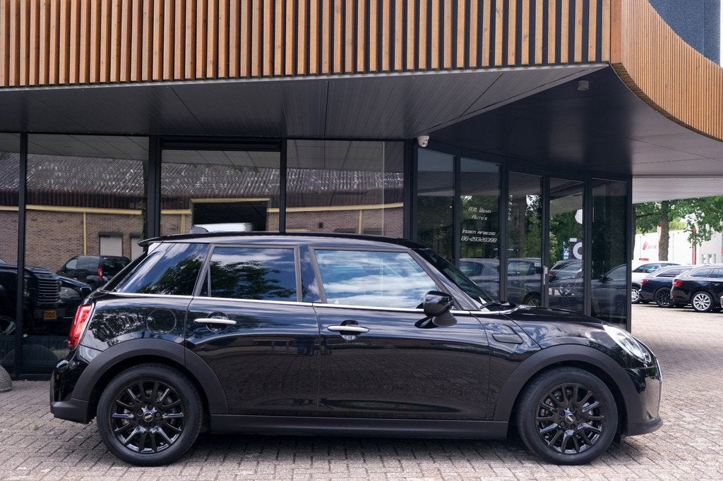 Mini 5-Deurs 1.5 One Business Edition|Rijklaar!|Carplay|Crui, Voorwielaandrijving, Gebruikt, Leder en Stof, Zwart