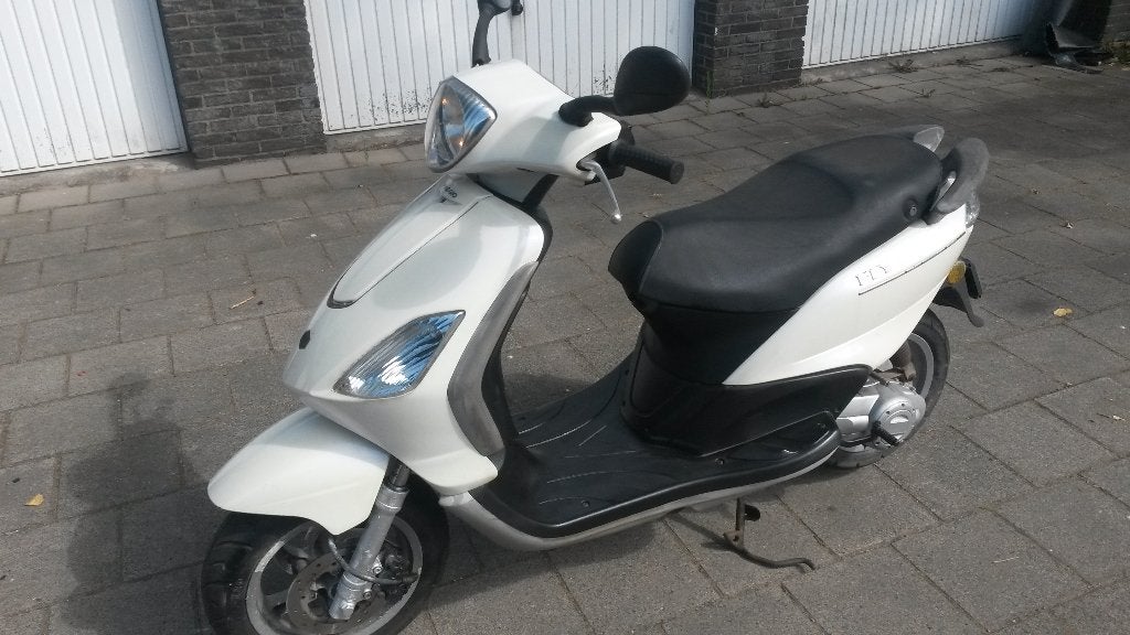 piaggio fly 2t 2014, geel kenteken, inruil mogelijk, Ophalen of Verzenden, Zo goed als nieuw, Fly, Benzine