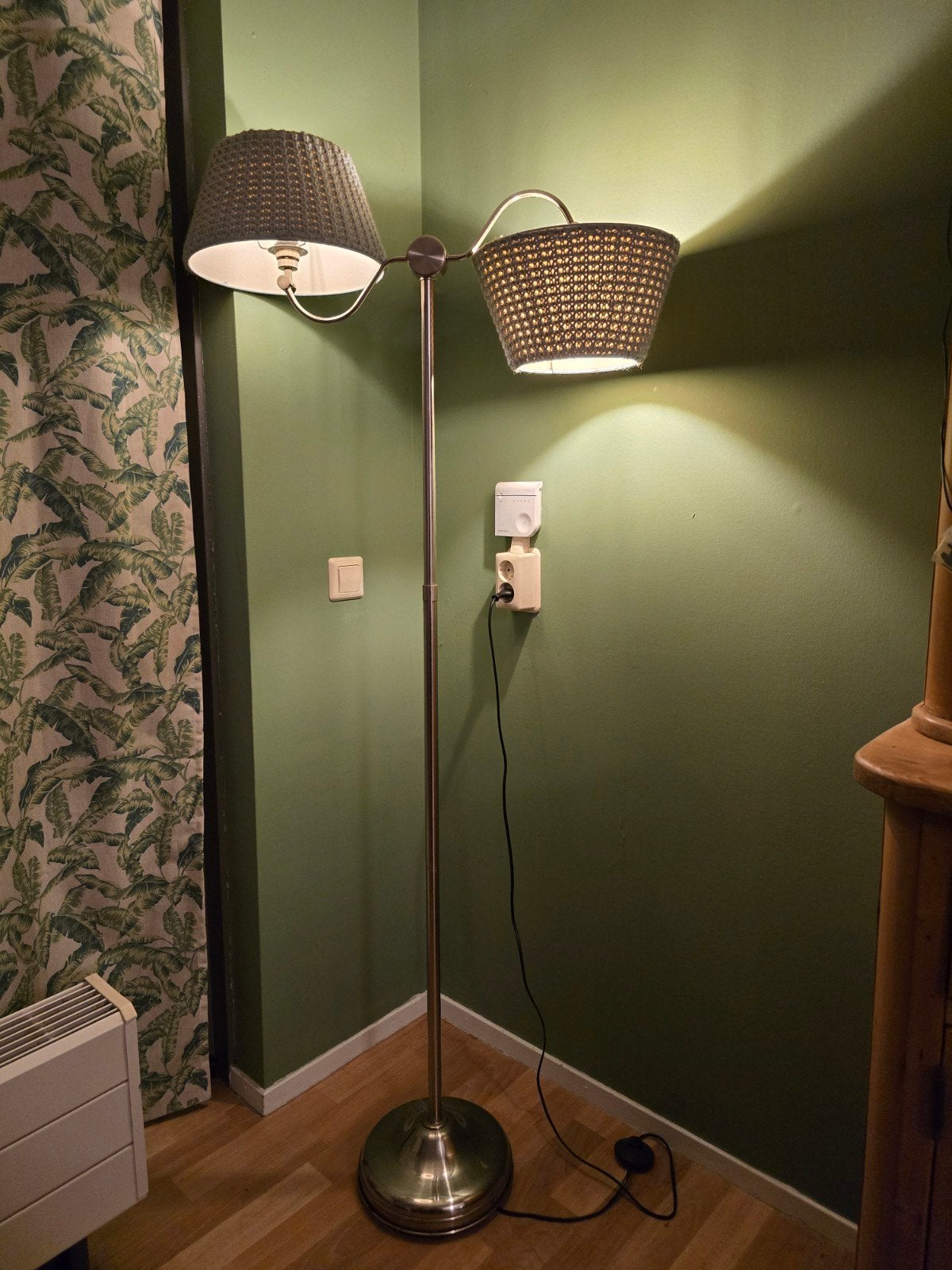 Stijlvolle staande messing lamp met twee kappen, Ophalen, 150 tot 200 cm