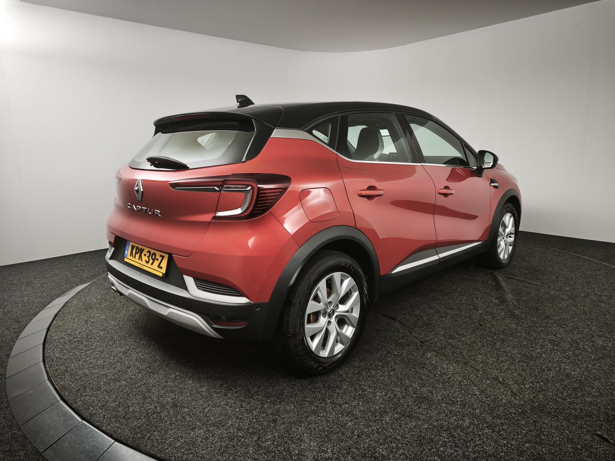 Renault Captur 1.3 TCe 130 Intens | 360° Camera | Climate c, Auto's, Stof, Gebruikt, 4 cilinders, Met garantie (alle)