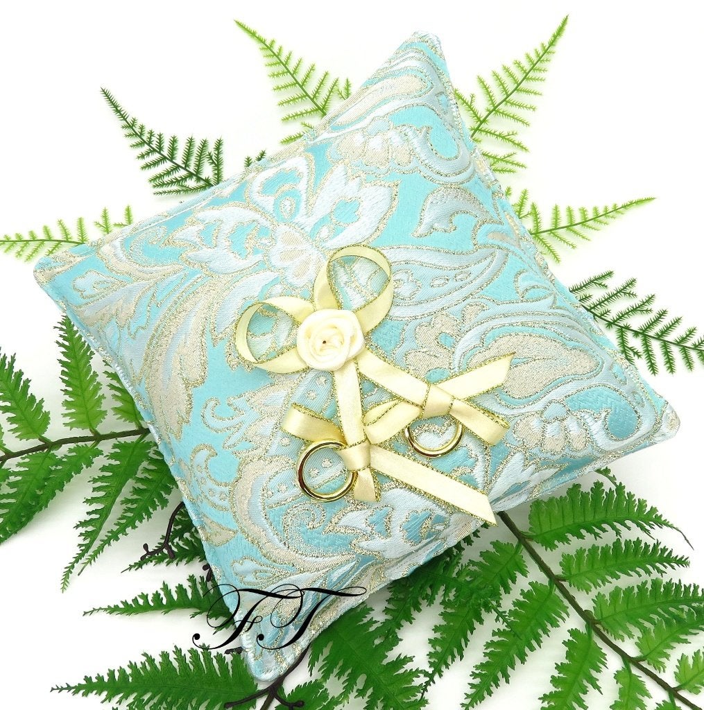 Prachtige mintgroen ringkussen met een crème roos., Ophalen of Verzenden, Nieuw, Versiering, Geboorte of Huwelijk