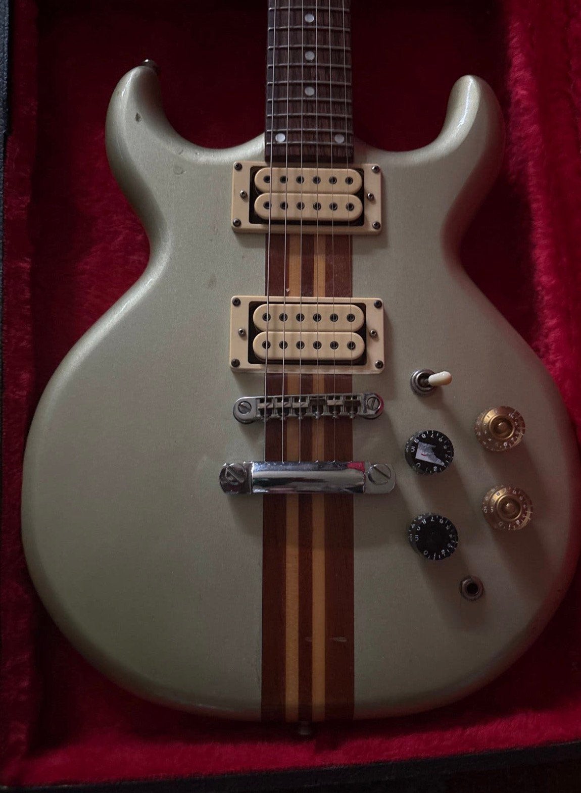 Jarock electrische gitaar inclusief orginele koffer, Ophalen of Verzenden, Zo goed als nieuw, Solid body, Overige merken
