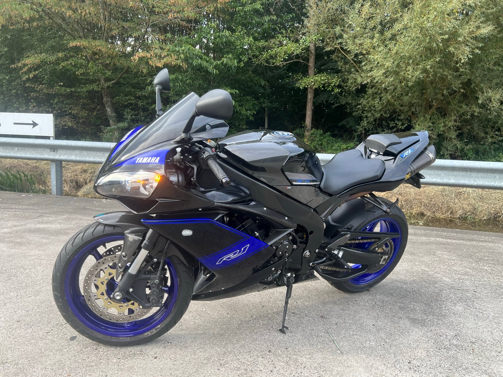 Yamaha YZF-R1 Sportmotor - Zwart/Blauw met Akrapovic uitlaat, Sportuitlaat, 4 cilinders, Motorrijbewijs A, Gebruikt