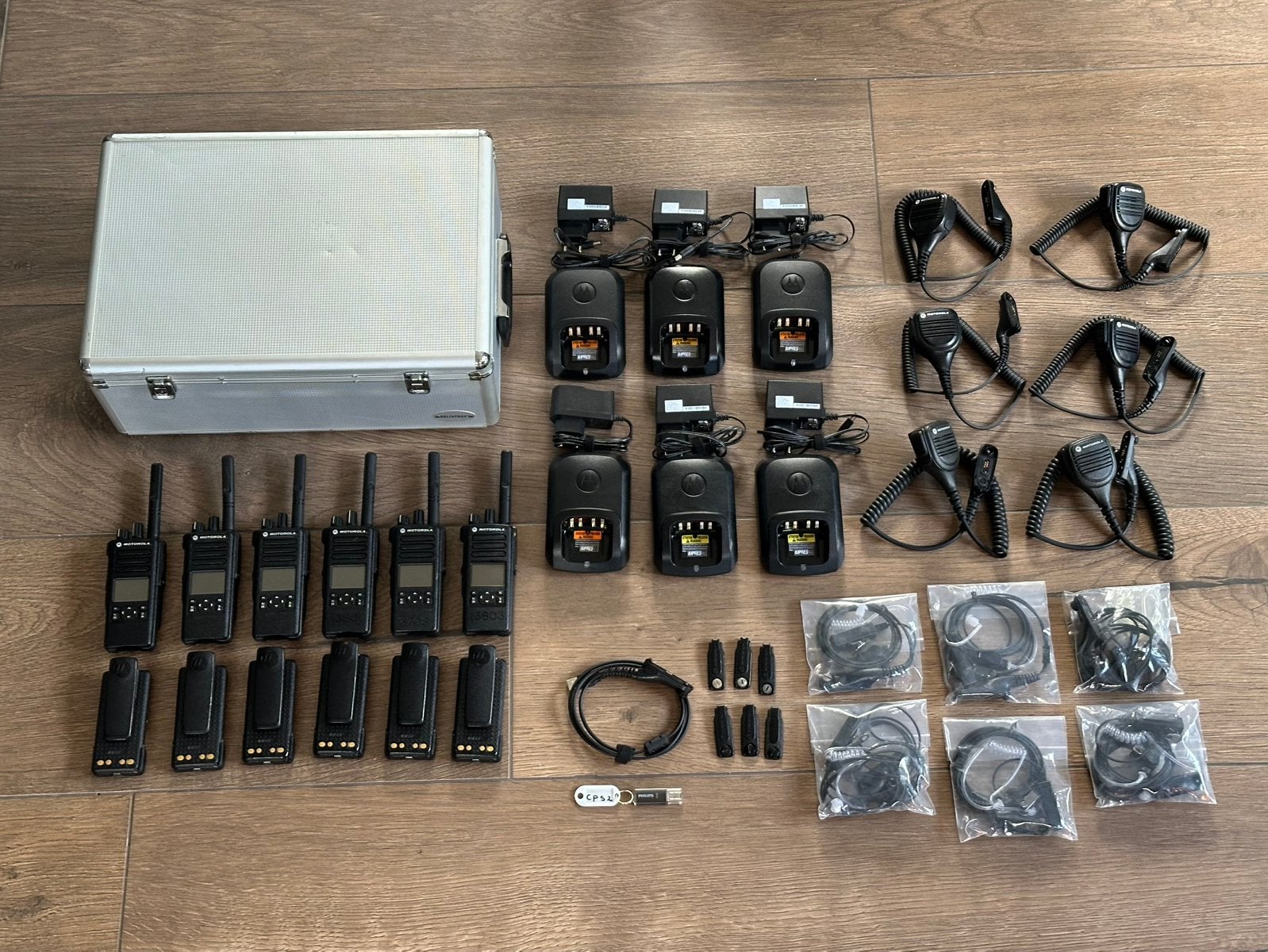 6x Motorola DP4600e (UHF) - zeer complete set!, 15 km of meer, Ophalen of Verzenden, Zo goed als nieuw, Portofoon of Walkie-talkie