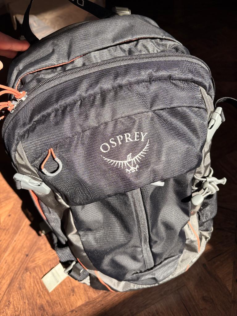 Osprey Sirrus 24 rugzak backpack, 25 tot 40 cm, Zo goed als nieuw, Waterdicht, Ophalen