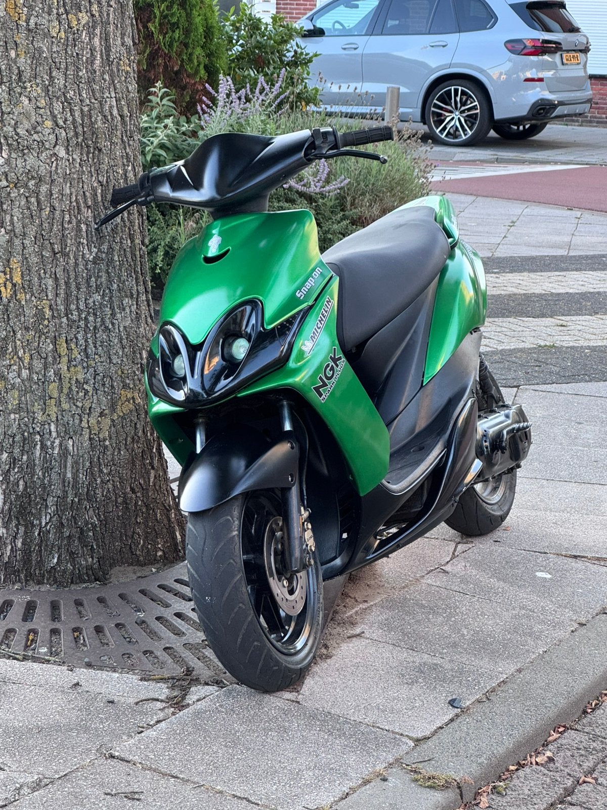 Yamaha jog rr 70cc roze top, Fietsen en Brommers, Scooters | Yamaha, Zo goed als nieuw, JogR of RR, Maximaal 45 km/u, Tweetakt