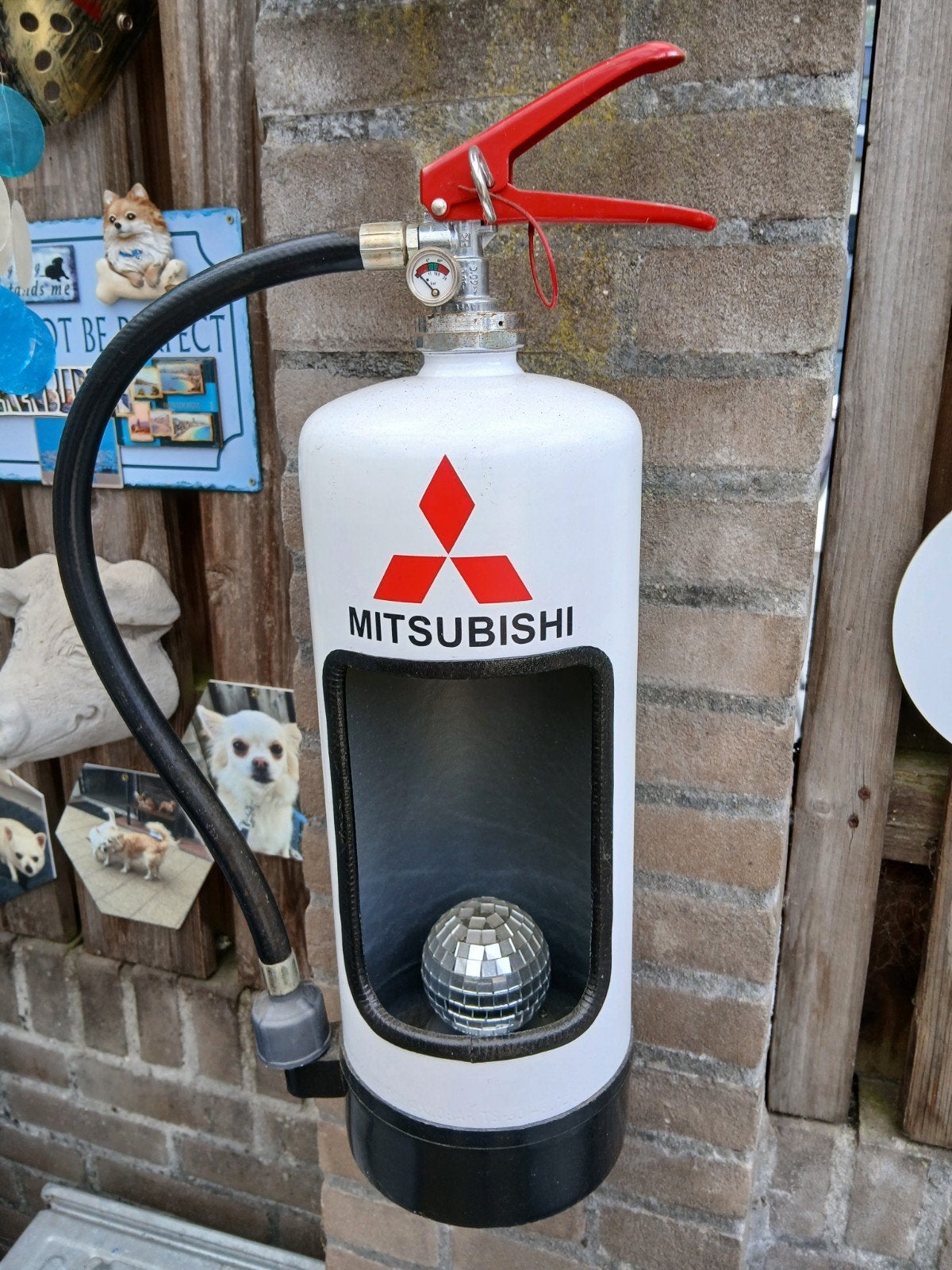 Mitsubishi Brandblusser met Lampje Decoratief mancave, Ophalen, Gebruikt, Metaal, Wit