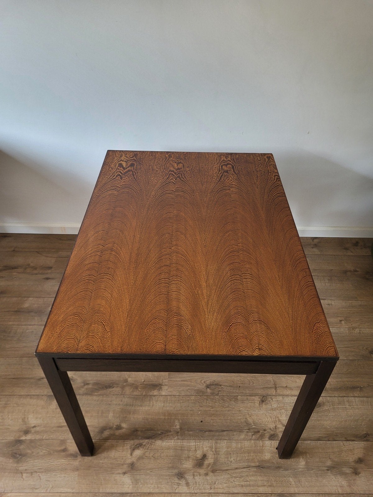 Vintage Wengé Uitschuiftafel met Prachtig Nerfpatroon, Antiek en Kunst, Ophalen of Verzenden