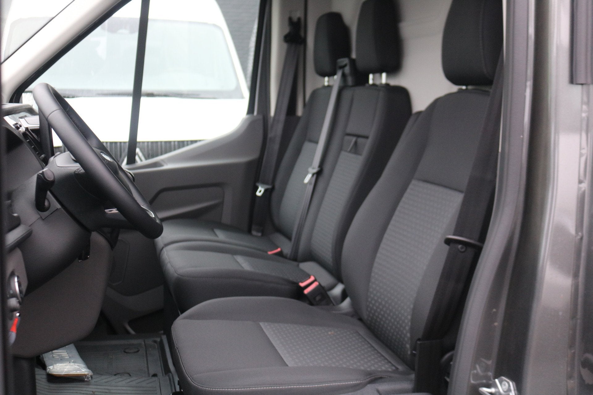 Ford Transit 2.0 TDCI L3 H2 Trend Facelift Navigatie Camera, Auto's, Voorwielaandrijving, Stof, Euro 6, 4 cilinders
