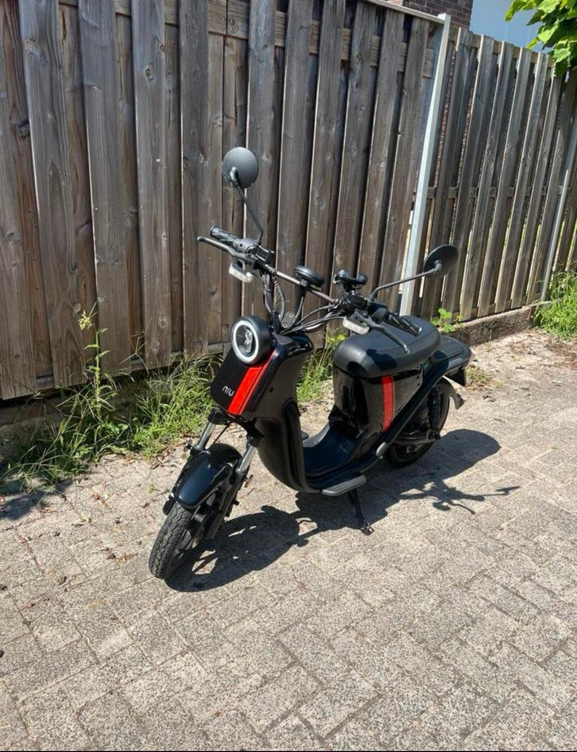 NIU UQi, Fietsen en Brommers, Snorfietsen en Snorscooters, Ophalen, Zo goed als nieuw, Elektrisch, Overige merken