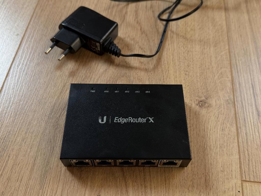 Ubiquiti EdgeRouter X, Computers en Software, Ophalen of Verzenden, Zo goed als nieuw, Router, Ubiquiti UniFi