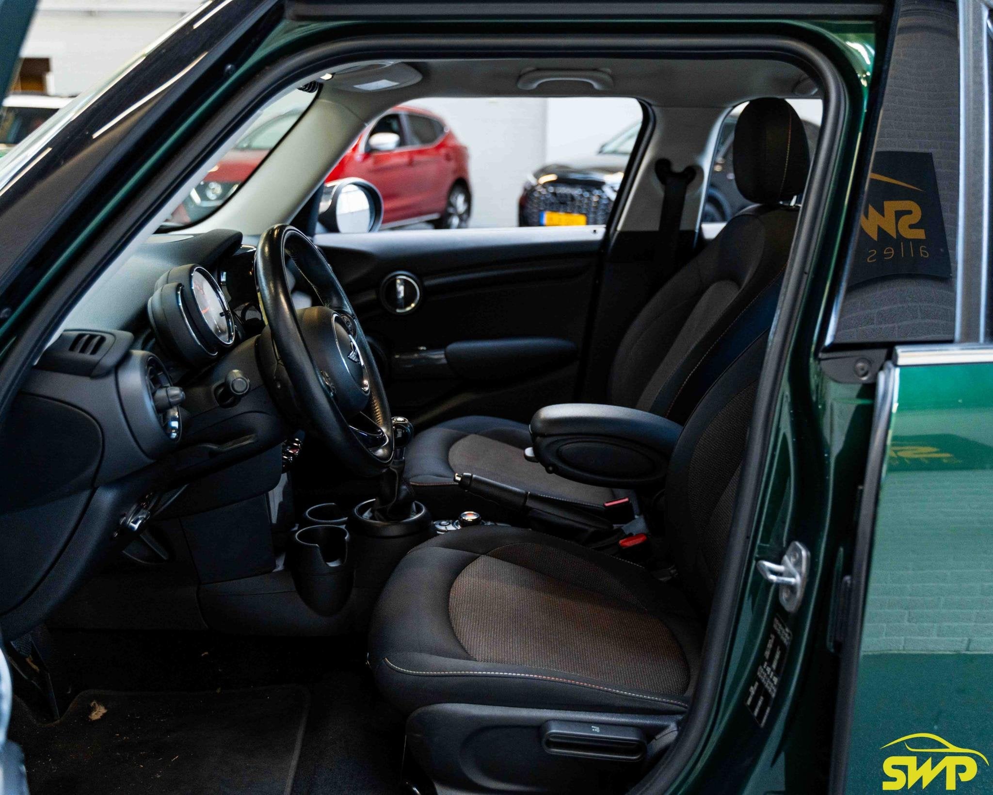 MINI 5-Deurs 1.5 One Salt Business | British Racing Green |, Auto's, Stof, Gebruikt, 49 €/maand, Bedrijf
