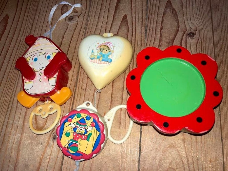 Muziekdoos 4 stuks Prijs is per stuk!! € 4,95 is Bodemprijs!, Ophalen