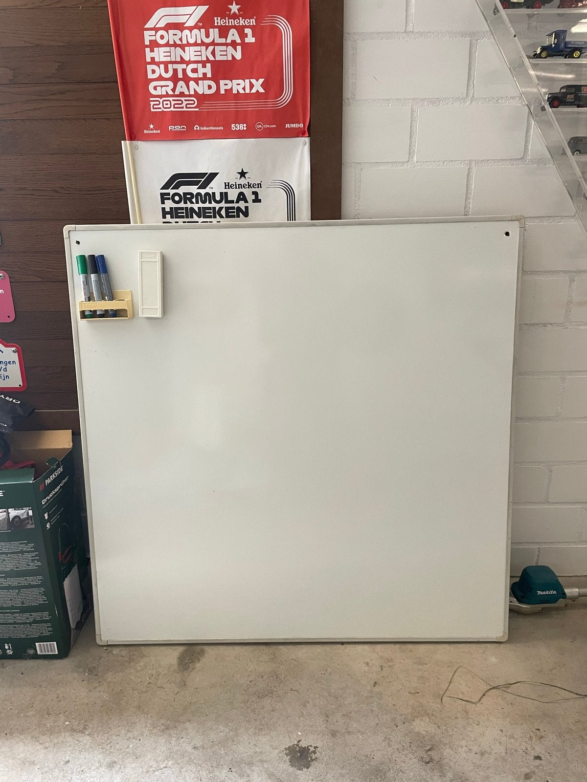 Whitebord, achterkant krijtbord., Ophalen