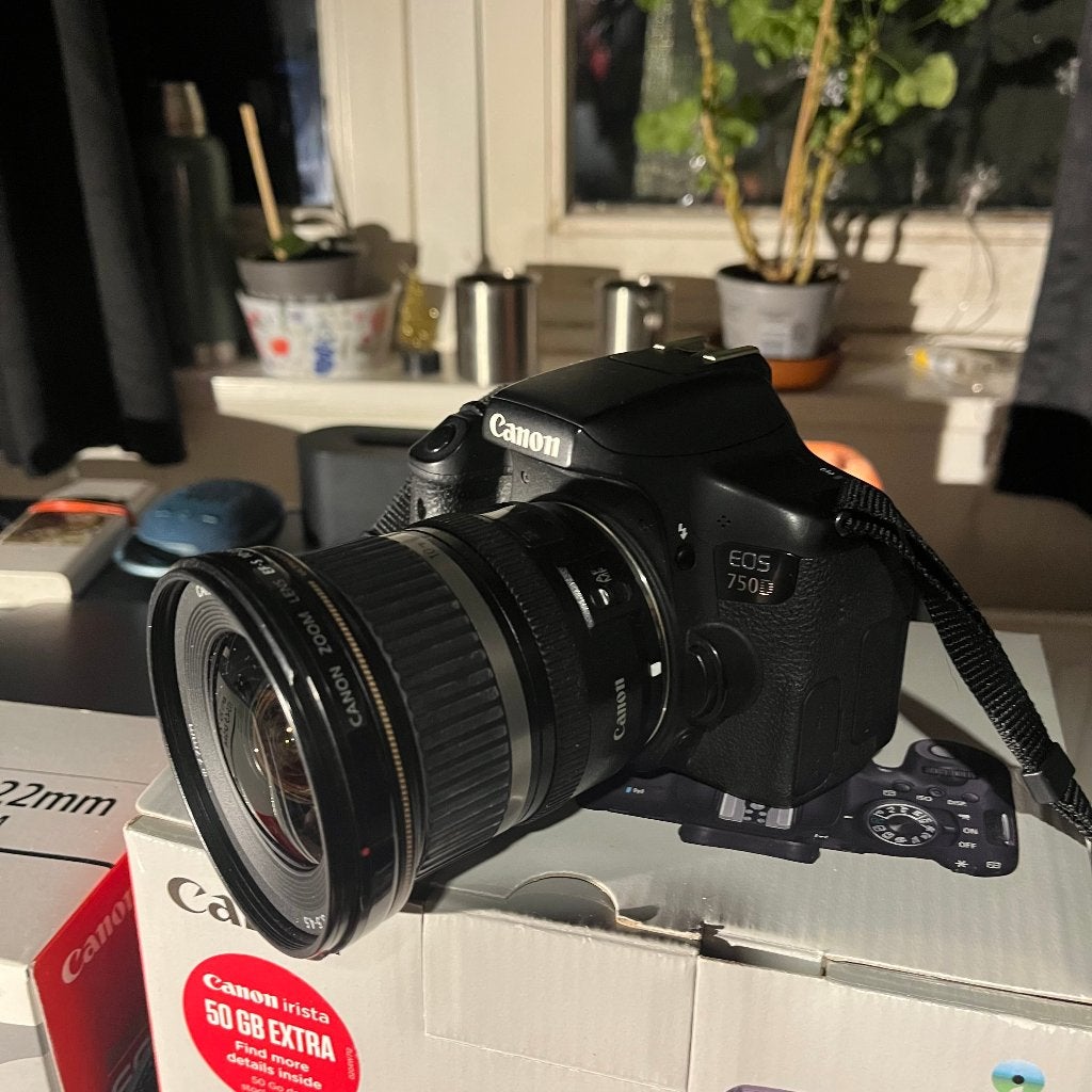 canon efs 10-22mm f/3.5-4.5 usm + canon eos 750D + bag, Gebruikt, Canon, Autofocus, Canon EF-S