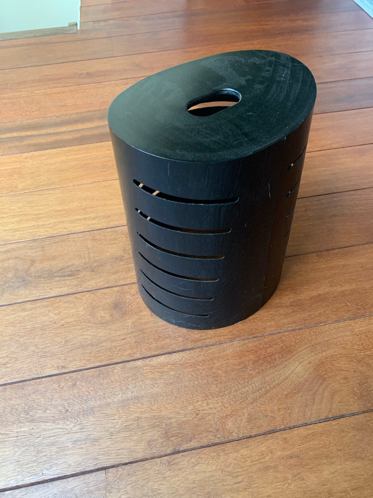 Designum zwarte houten TC kruk/zitmeubel - Ruud Jan Kokke, Ophalen of Verzenden, Gebruikt, Hout