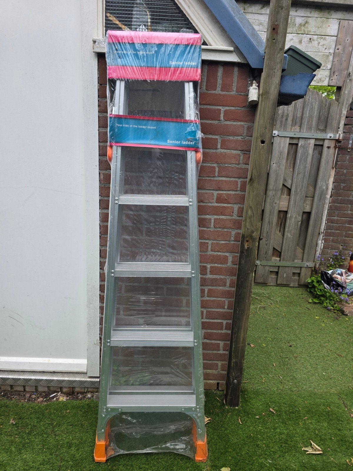 Nieuwe Senior Ladder - Ongebruikt en Inschuifbaar, Doe-het-zelf en Verbouw, Ladders en Trappen, Ophalen of Verzenden